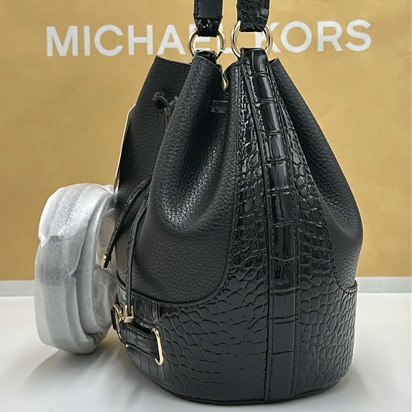MICHAEL KORS Reed Medium Pebbled Leather Bucket Bag Satchel Crossbody Black NWT - Picture 8 of 14